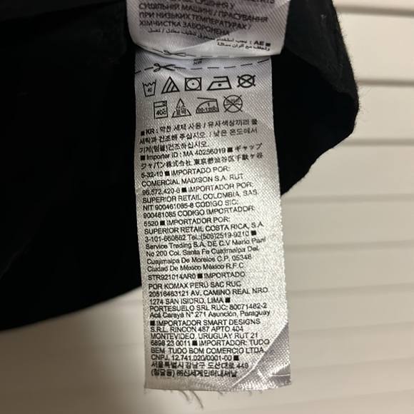 Gap black embroidered tank top - Picture 6 of 7